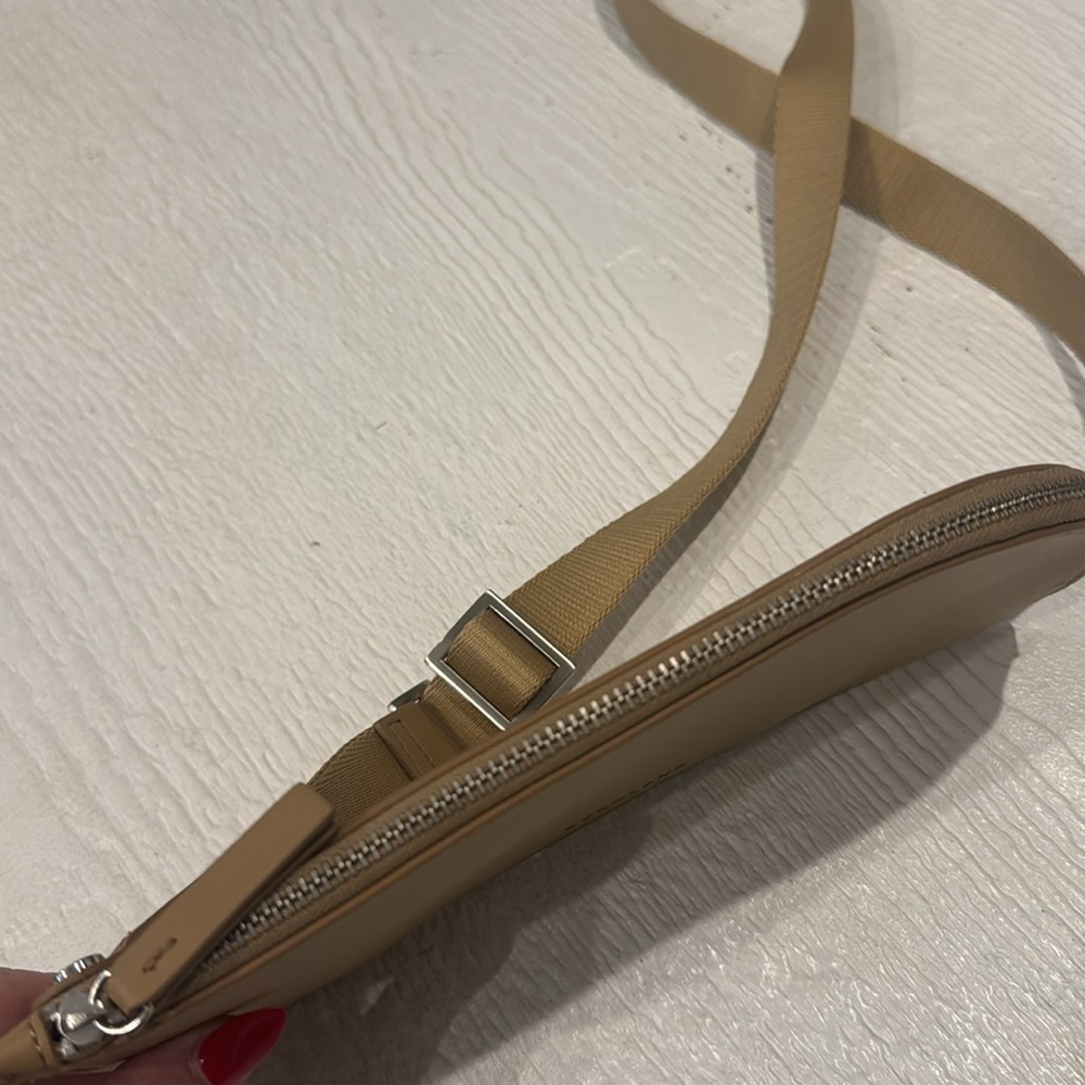 Everlane Cactus Leather Sling Crossbody Bag - Picture 6 of 12